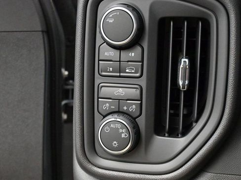 Used 2025 Chevrolet Silverado 1500 Custom w/ Turbomax Blackout Package AWD/4WD image 19