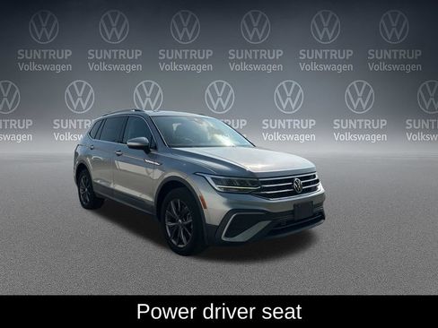 Used 2023 Volkswagen Tiguan SE AWD/4WD image 10