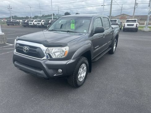 Used 2015 Toyota Tacoma 4x4 Double Cab w/ SR5 Package image 4