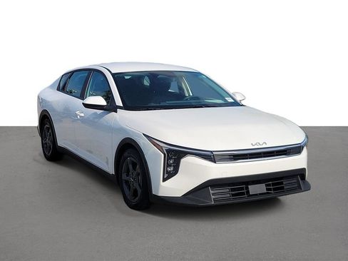 Used 2025 Kia K4 FWD image 2