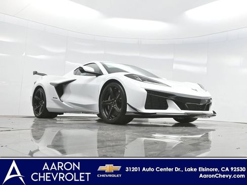 New 2025 Chevrolet Corvette Z06 w/ Z07 Performance Package RWD image 2