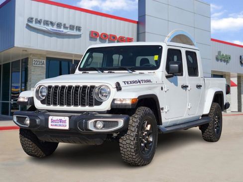 New 2025 Jeep Gladiator Sport image 2
