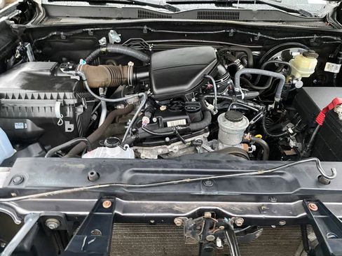 Used 2016 Toyota Tacoma SR5 image 10