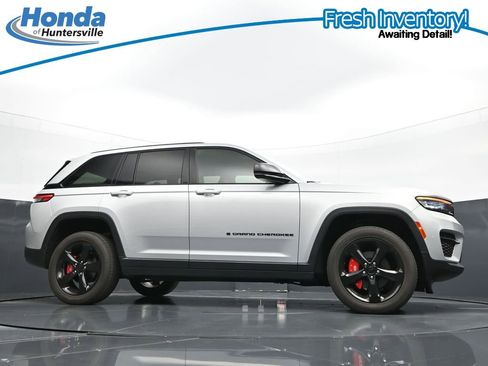 Used 2023 Jeep Grand Cherokee Altitude AWD/4WD image 42