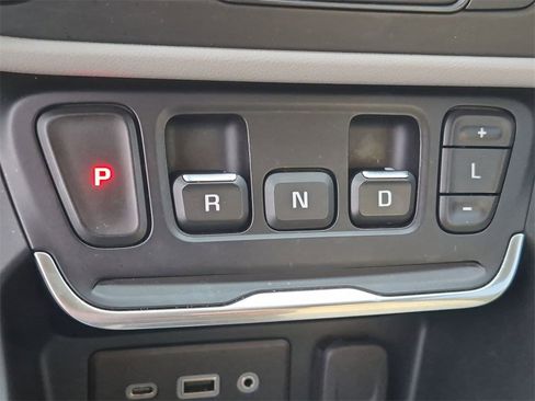 Used 2018 GMC Terrain SLE image 19