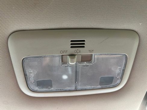 Used 2016 Toyota Corolla LE FWD image 24