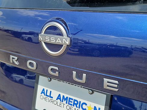 Used 2025 Nissan Rogue SV FWD image 11