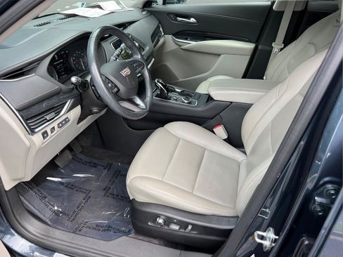 Used 2020 Cadillac XT4 Premium Luxury FWD image 9