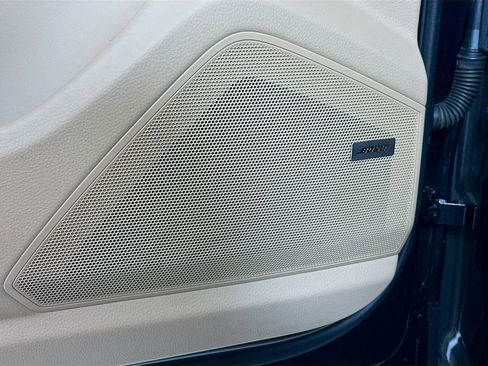 Used 2023 Porsche Cayenne Platinum Edition image 21