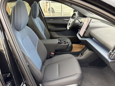 New 2026 Volvo EX30 Cross Country Ultra image 17