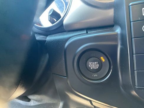 Used 2020 Jeep Gladiator Sport image 10