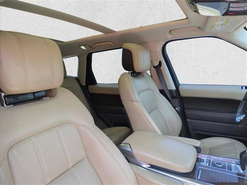Used 2018 Land Rover Range Rover Sport HSE image 23