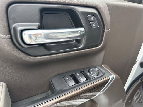 Used 2020 Chevrolet Silverado 1500 RST image 21