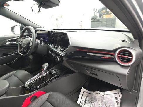 Certified 2026 Chevrolet Trax RS w/ Sunroof Package image 31