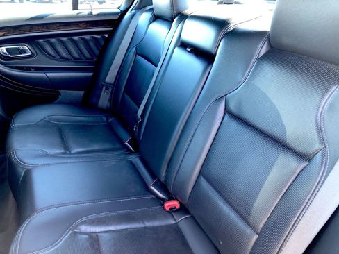 Used 2018 Ford Taurus Limited image 10