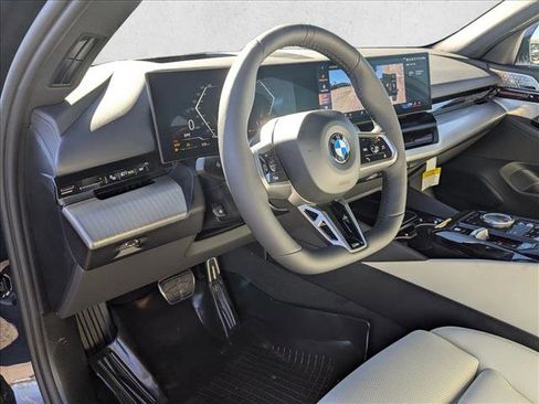 Used 2026 BMW 530i w/ M Sport Package image 3