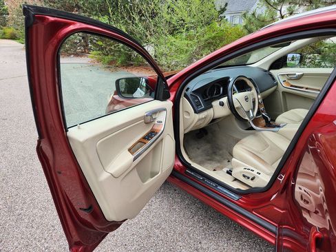 Used 2015 Volvo XC60 T5 Premier FWD image 12