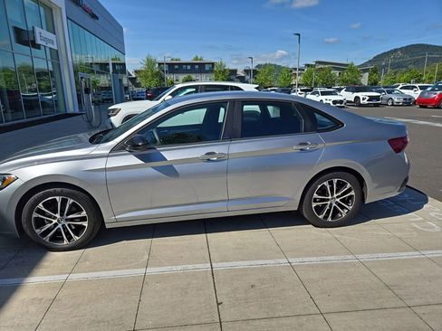 Used 2023 Volkswagen Jetta Sport FWD image 5