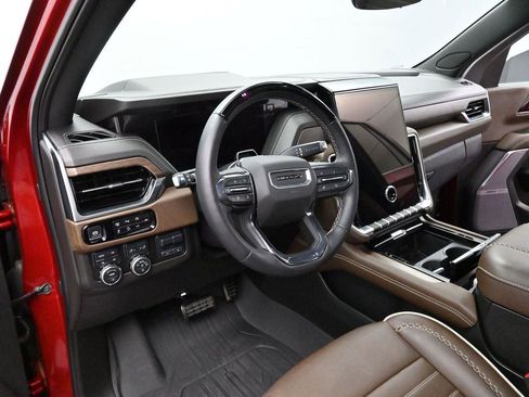 Used 2025 GMC Yukon Denali Ultimate AWD/4WD image 19