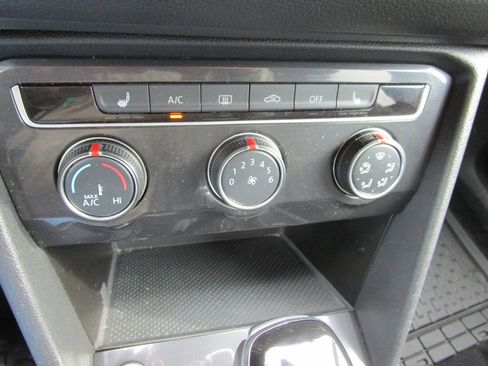 Used 2024 Volkswagen Tiguan S image 28