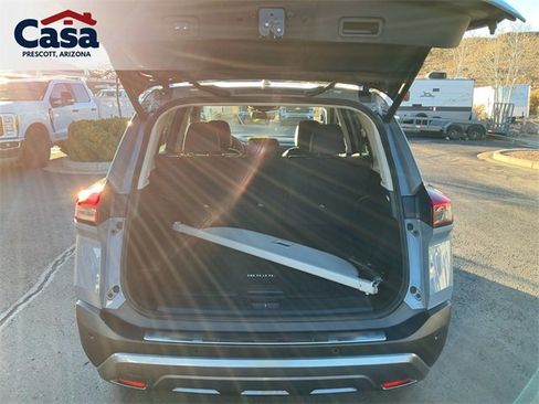 Used 2022 Nissan Rogue SL w/ SL Premium Package image 24