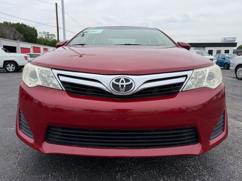 Used 2012 Toyota Camry LE FWD image 2