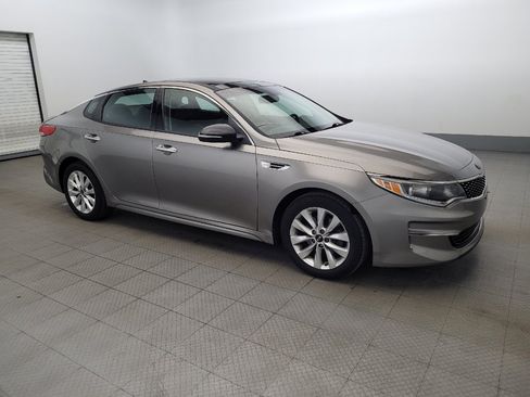 Used 2018 Kia Optima EX w/ Premium Package image 11