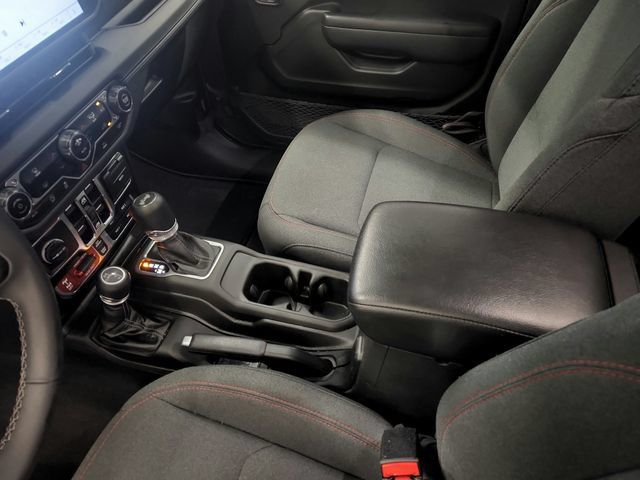 Used 2025 Jeep Wrangler Unlimited Rubicon AWD/4WD image 33