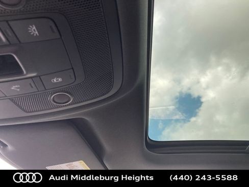 Certified 2025 Audi Q3 2.0T Premium image 39