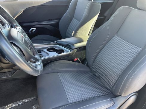 Used 2019 Dodge Challenger SXT image 22