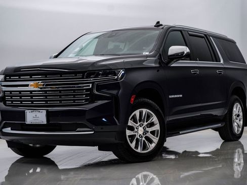 Used 2022 Chevrolet Suburban Premier w/ Premium Package AWD/4WD image 1