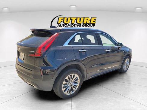 Used 2024 Cadillac XT4 Premium Luxury FWD image 3