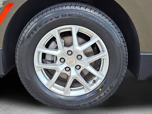Used 2024 Chevrolet Equinox LT AWD/4WD image 9