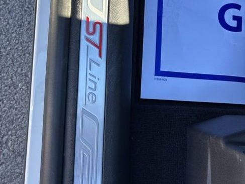 New 2026 Ford Explorer ST-Line w/ ST-Line Street Pack image 13