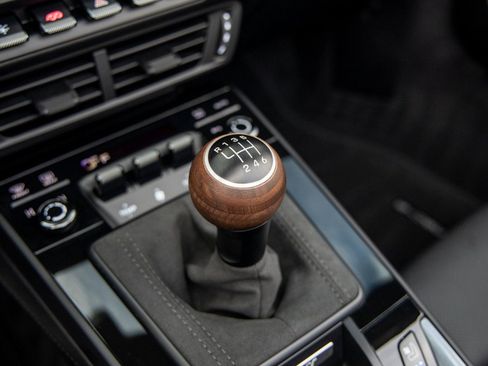 New 2026 Porsche 911 Carrera T image 32