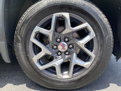 Used 2022 GMC Sierra 1500 SLT w/ SLT Premium Package AWD/4WD image 14