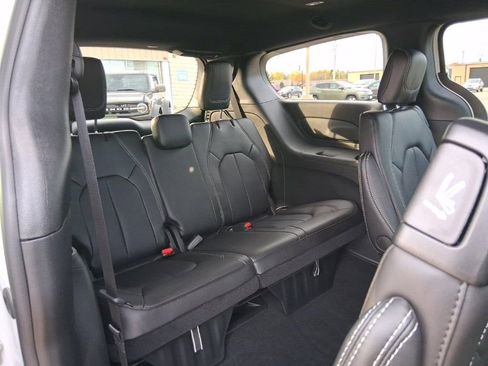 New 2026 Chrysler Pacifica Select image 28
