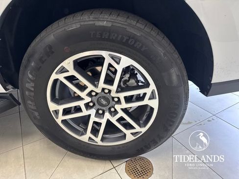 Certified 2025 Ford Expedition Active RWD image 33