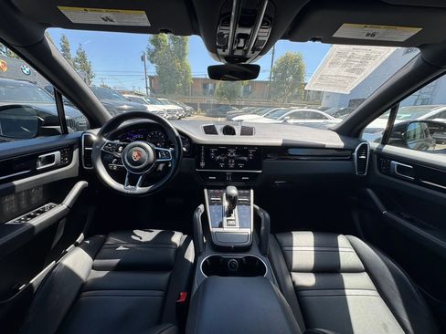 Used 2020 Porsche Cayenne AWD/4WD image 11