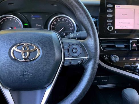 Used 2024 Toyota Camry LE w/ Convenience Package image 25