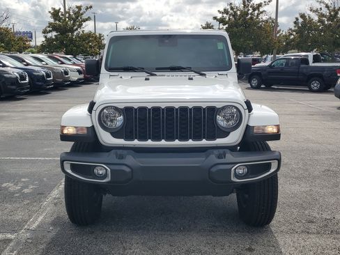 Used 2024 Jeep Gladiator Sport AWD/4WD image 2