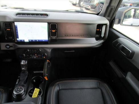 Used 2022 Ford Bronco Badlands w/ Sasquatch Package image 14