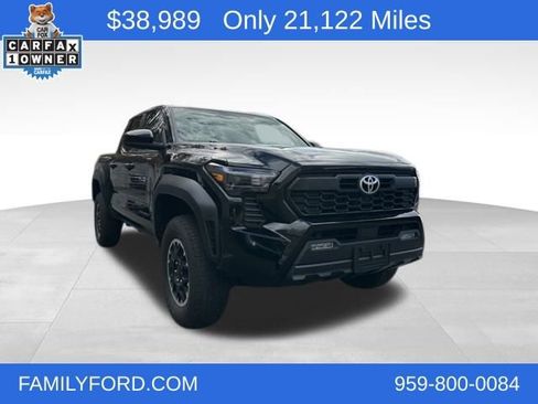 Used 2024 Toyota Tacoma TRD Sport image 1