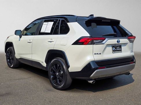 Used 2022 Toyota RAV4 XSE AWD/4WD image 5