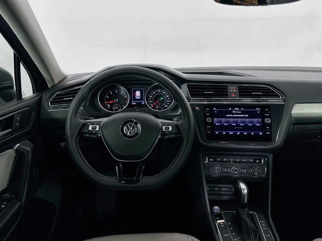 Used 2021 Volkswagen Tiguan SE FWD image 22