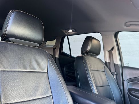 Used 2021 GMC Terrain SLT image 14