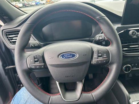 Used 2025 Ford Escape ST-Line AWD/4WD image 14