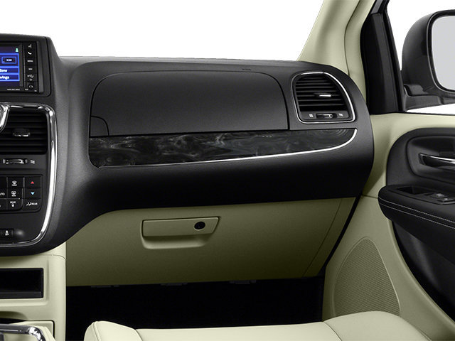 Used 2013 Chrysler Town & Country Touring-L w/ Premium Group FWD image 17