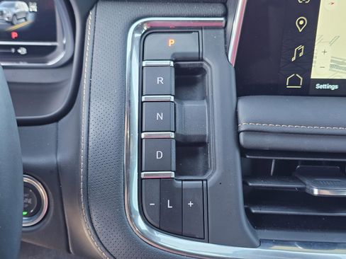 Used 2024 GMC Yukon AT4 AWD/4WD image 27