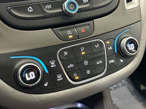 Used 2022 Chevrolet Malibu LT image 28